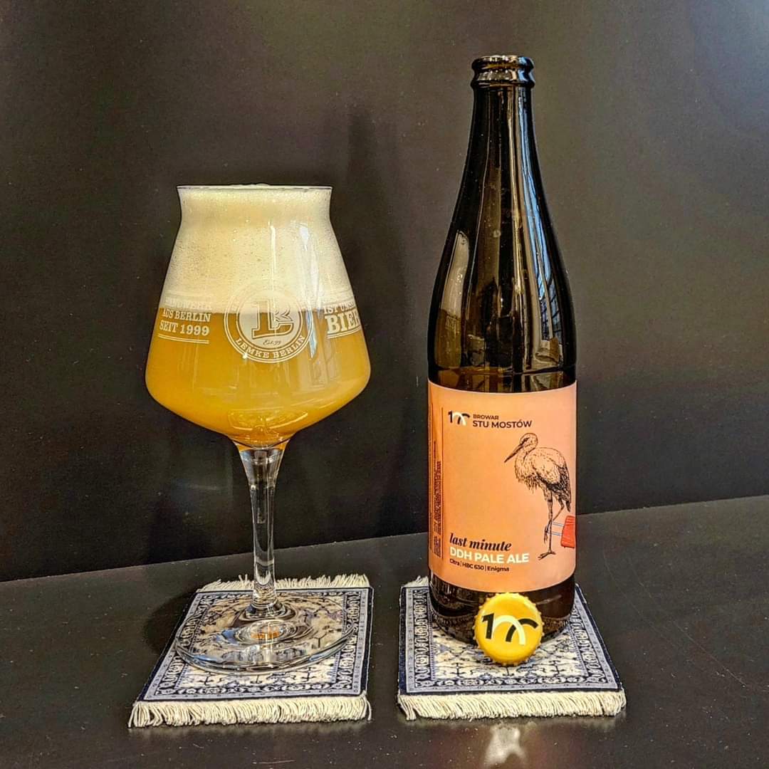 brunnenbraeu's tweet image. Browar Stu Mostów – last minute – DDH Pale Ale (****) 6,0%

#beeronthecarpet #keinbierfürnazis #durchtrinkbarkeit

#browarstumostów #stumostów #ddhpaleale #paleale