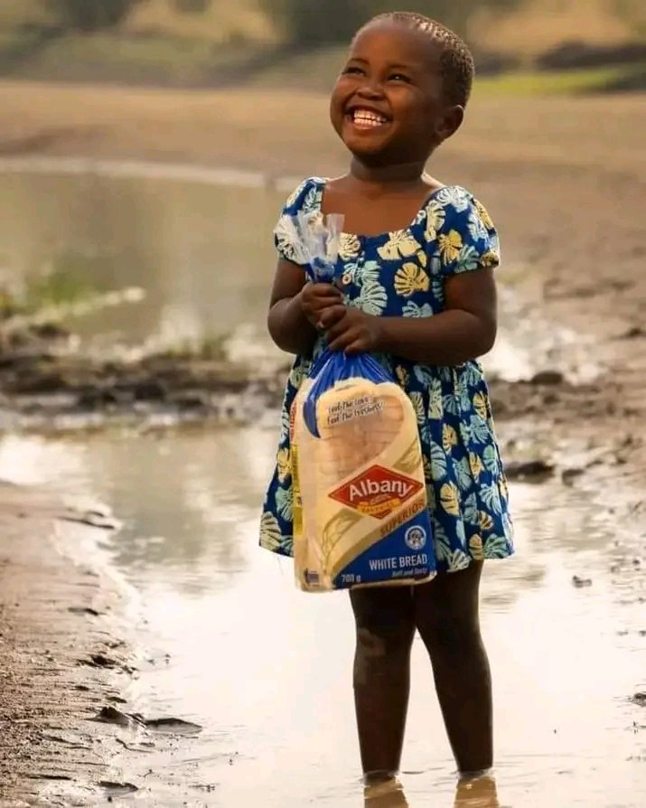 MDNnewss's tweet photo. Albany girl photographer Lungisani Mjaji says Albany didn’t compensate them.

“We received no compensation from that Albany thing. Let’s dispel the notion that we gained anything from it. We’ve moved on, we’re creating, and I trust that God will guide our path. I’ll personally support the child with what little I have,” he said. “Ubuntu abusekho [there is no more ubuntu],”