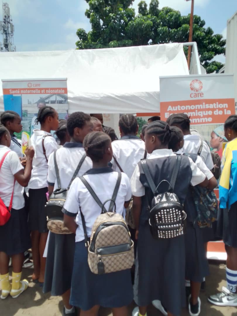 caredrc's tweet image. CARE at High-Level Forum w/ First Lady of DRC, UNFPA, Fonaref. Together, we work for women's health & rights, focusing on reducing maternal mortality. Our stand welcomed 1,600+ participants, sharing VSLAs impact on maternal health# SRHR.