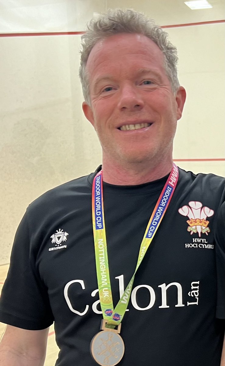 Massive congratulations to our own @antcolclough on captaining the Wales O55s Masters team to the silver medal, losing out to Holland in the final. Well done Ant! @HociMen55s @indoorhockeyuk @Wrld_Mstrs_Hcky @EastAreaHockey