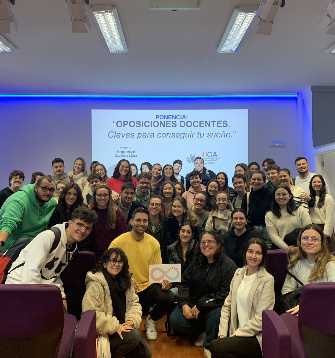 Un año más en la Facultad de Educación de la Universidad de Cádiz hablando al alumnado sobre las oposiciones docentes y cómo afrontarlas.