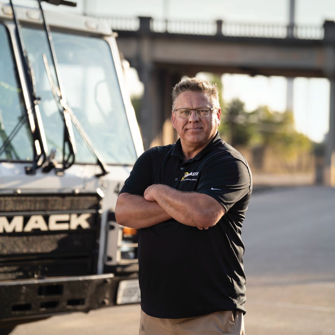 MackTrucks's tweet photo. "The #MackLR is the workhorse and the go-to truck for hardworking refuse fleets with high operating cycles who want efficiency and happy drivers," says Rock Sweeney, Amwaste's Vice President of Operations.
๐
: April #MackCalendarContest Winner https://t.co/tGa1avu96V