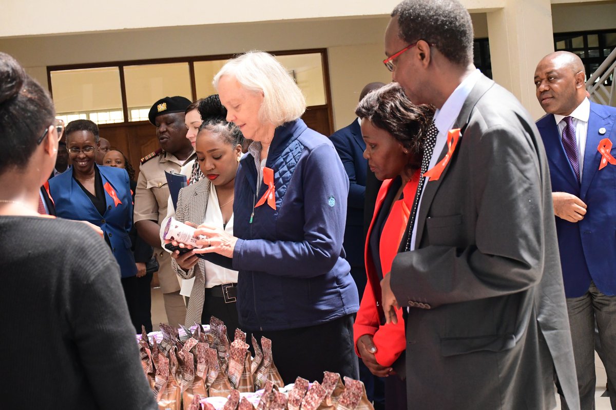 DeKUTkenya's tweet image. The DeKUT Enterprises Company (DeKUTES) showcased its products during the visit by the United States Ambassador to Kenya, Meg Whitman.

 #KenyaBusiness #ProductShowcase #DeKUTEnterprises #business #coffee #yoghurt #detergents