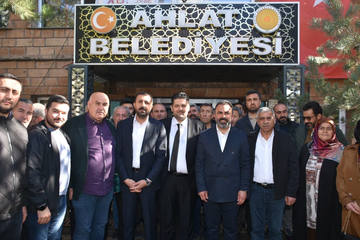 📍#Ahlat’tayız… Belediye Başkanı olarak seçilen Yavuz Gülmez kardeşimizin Devir Teslim törenine katıldık. Görevinde başarılar diliyorum. #GercekBelediyecilik ile yola devam.