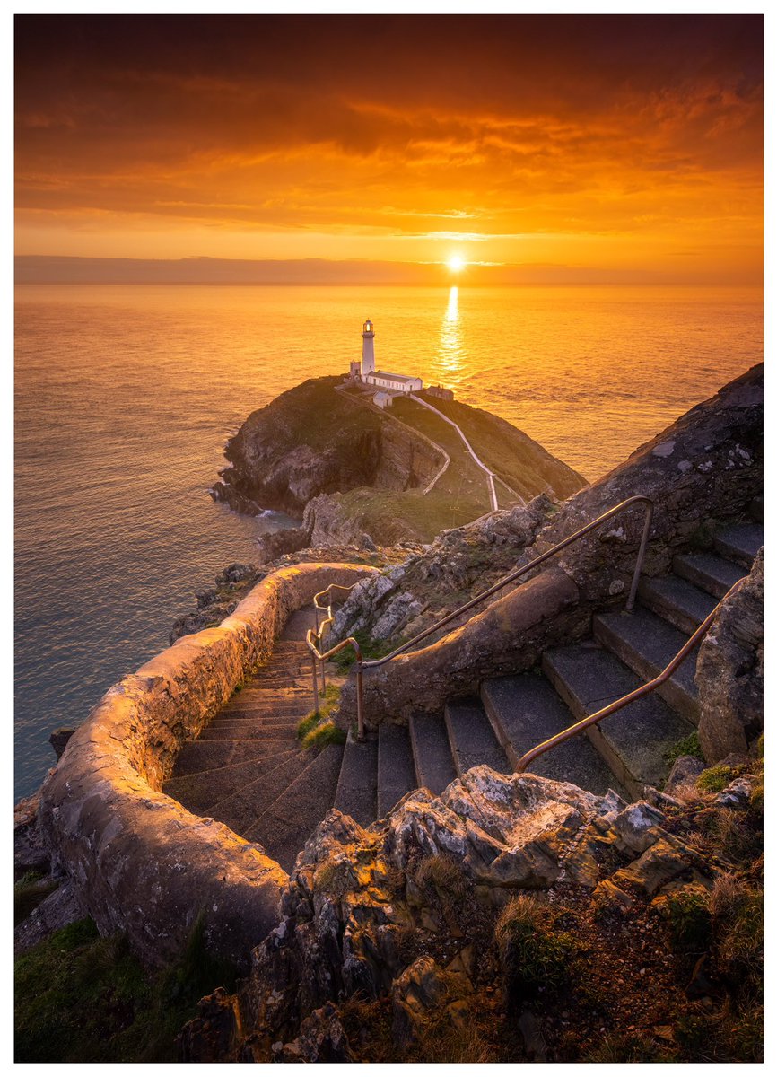 Here’s my shortlist for #sharemondays2024 this week - great images and powerful in their compositions. Congrats to @SophieCarrPhoto @PaulCrudge @overland_jamie @Jay_B_Photos Winner announced later! Don’t forget to purchase #sharemondays2023 winners book