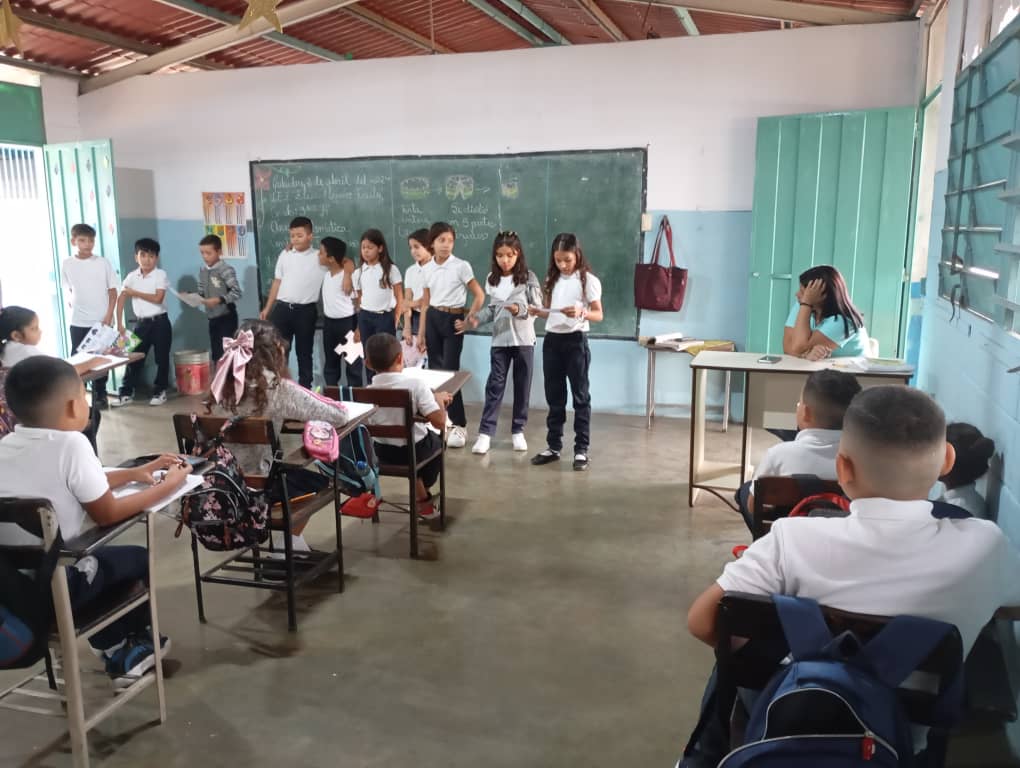 #02Abril los niños y niñas de UEE Elias Majano Freitez de #Palavecino realizan  conversatorio y Concienciación Sobre el Autismo. 
Ser diferente es algo común. 
#JuntosPorLaPaz 
<a href="/NicolasMaduro/">Nicolás Maduro</a>
<a href="/_LaAvanzadora/">Yelitze Santaella</a> @MPPEDUCACION <a href="/EleamerAbdala/">Eleamer Elkatrib</a> <a href="/cdcelara/">Centro de Desarrollo de la Calidad Educativa Lara</a>