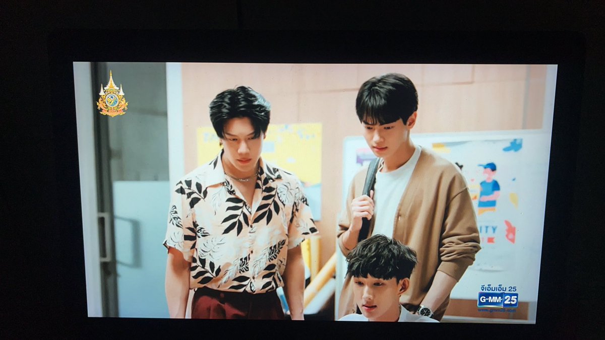 จะเป็นยังไง ต่อ  #BeautyNewbieFinalEP 
แต่มุมนี้คือ สามหนุ่มหล่อมาก