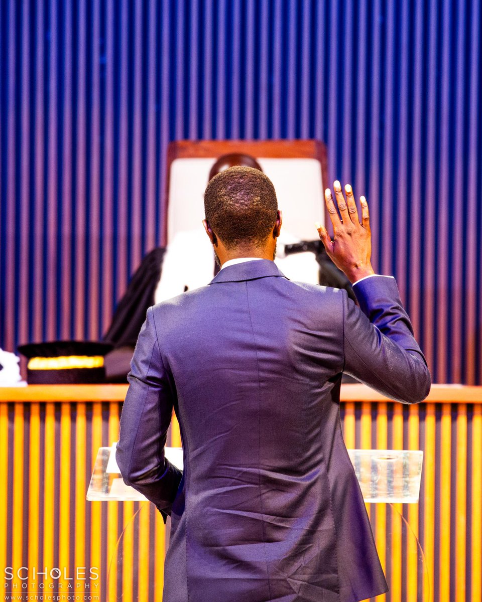 Scholes_photo's tweet image. Au cou le grand collier de la grande maitrise de l’ordre national, le Président , Bassirou Diomaye Diakhar Faye est rentré dans ses fonctions après avoir prêté serment devant les membres du Conseil Constitutionnel lors de la cérémonie d’investiture organisée à la CICAD.