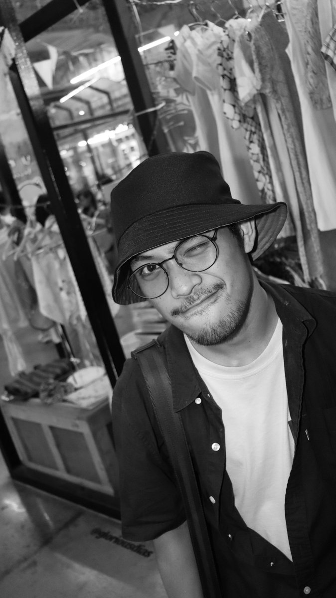 martinvictoryyy's tweet image. I’m Marts from the Philippines and this is my art! ☀️📷🐈