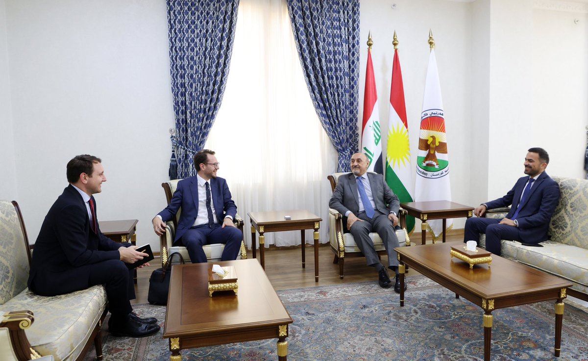Today, @KurdistanRegion Chief of Staff @Fawzi_Hariri met with @JamesGoldmanUK, UK Consul General. Their discussion focused on the significance of the upcoming Kurdistan Parliament elections, the imperative to address Erbil-Baghdad issues, and the developments in Kurdistan Region.