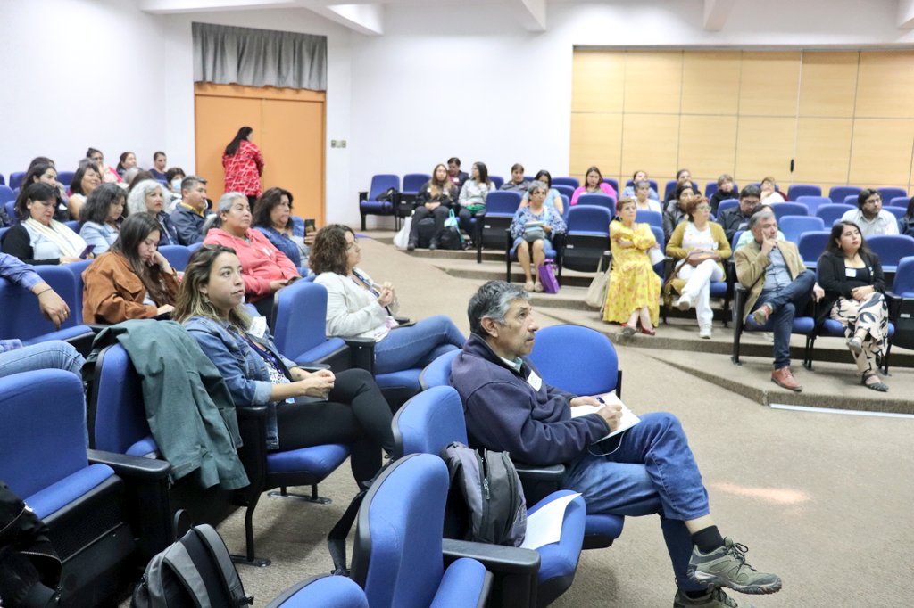 AHORA | Desde #SanFelipe taller “Mujeres, Agua y Ruralidad', la iniciativa es parte del Plan de Adaptación al Cambio Climático para los Recursos Hídricos liderado por DGA MOP con apoyo de @FAOenEspanol y busca incorporar enfoque de género en medidas propuestas en el documento.