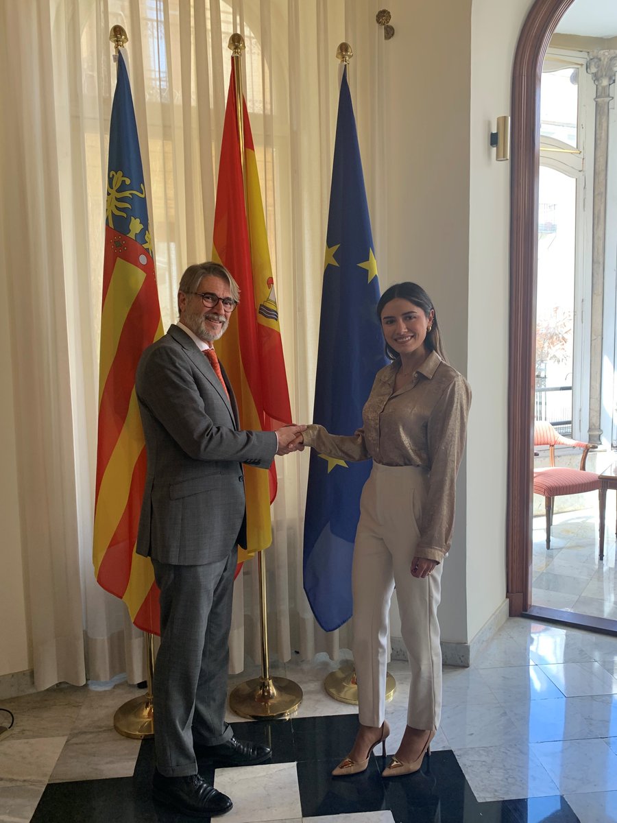 BrosetaPablo's tweet photo. Reunión con @_GillianMg, Cónsul de Colombia.
El #gobiernodelcambio de @carlos_mazon_ trabaja para todos.

#Colombia  #gva #generalitatvalenciana #hallegadoelcambio #elcambiosecumple #fentcomunitat #treballemperatu #treballemperatots https://t.co/wY0f8vhxd2
