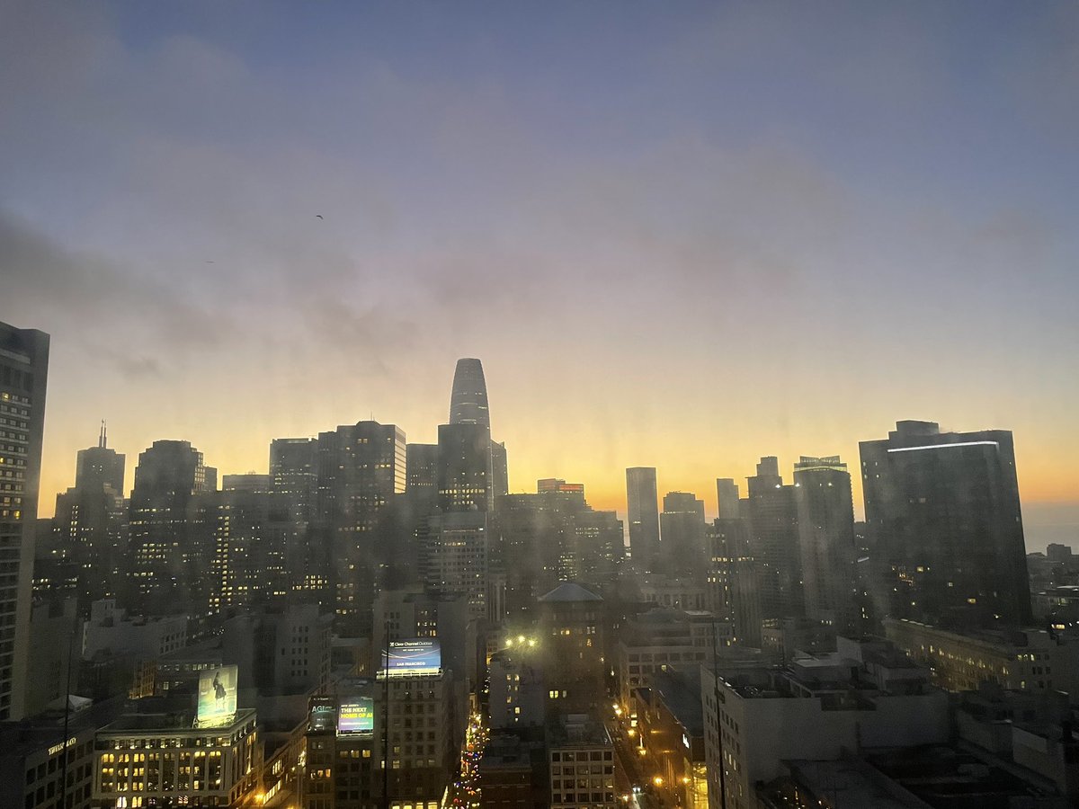 The view I woke up to in San Francisco this morning! Getting ready for #ISA2024🇺🇸 and the 'Women's Participation in Political Violence' panel on Wednesday. Such a busy week ahead but would looking forward to the conference and catching up with colleagues☕️