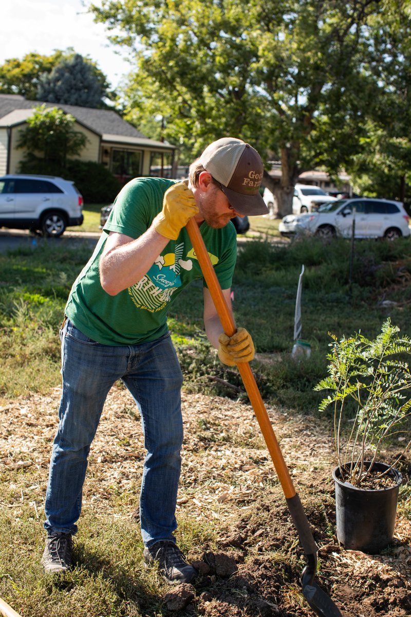 Today Snooze turns 18 and we'll be celebrating all month long with volunteer community garden events across the country! Starting today, Snoozers from east to west will be digging in the dirt in honor of Earth Day. It's no wonder our birthday happens in April, it's our...