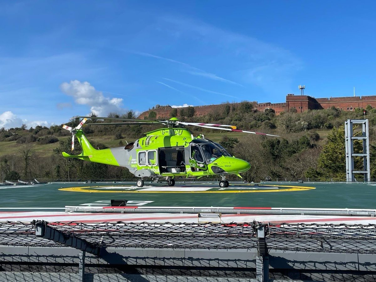 Six missions in five days! 🚨 On Thursday, our G-CPTZ crew worked alongside the clinical partner team @Embrace_SCH to transfer a clinical team in just 39minutes. The same journey by road would have taken nearly 2hrs 15minutes. On Friday, our G-NICU crew worked alongside the