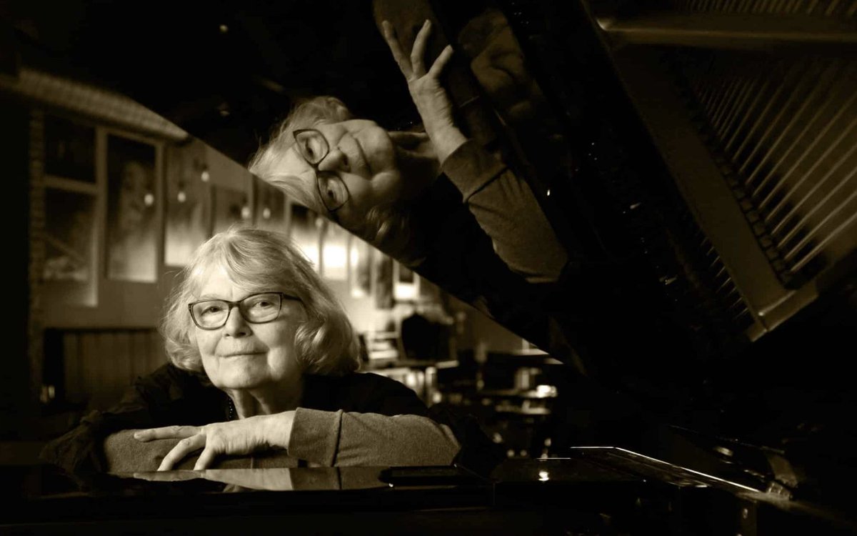 For #JazzAppreciationMonth, we fondly recall keyboardist Joan Wildman, the beloved @UWMadison music professor who delighted in breaking boundaries. Click here to see how this irrepressible spirit used improvisation as a way to make magic in the moment: onwisconsin.uwalumni.com/farewell-to-ja…