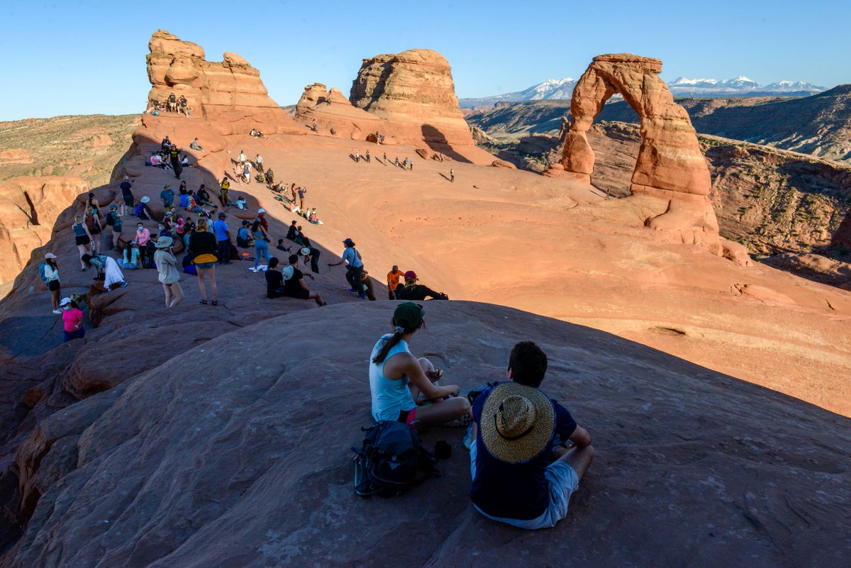 Visiting Arches this spring? Here are some pro tips: 🎫 Reserve your ticket for visits between 7 am and 4 pm: go.nps.gov/ArchesTicket 💻 Be prepared, plan what you want to do: nps.gov/arches 🧥 Bring layers 🤔 Have a backup plan 💦 Bring and drink water