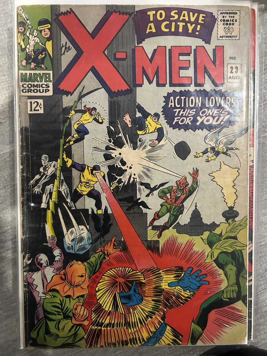 Some of my earlier X-Men comics with just such gorgeous cover art #TuesdayMorningShow