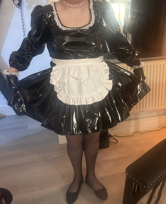 An afternoon of servitude for Xtina . My new french maid . https://t.co/7tdu1TVzVP