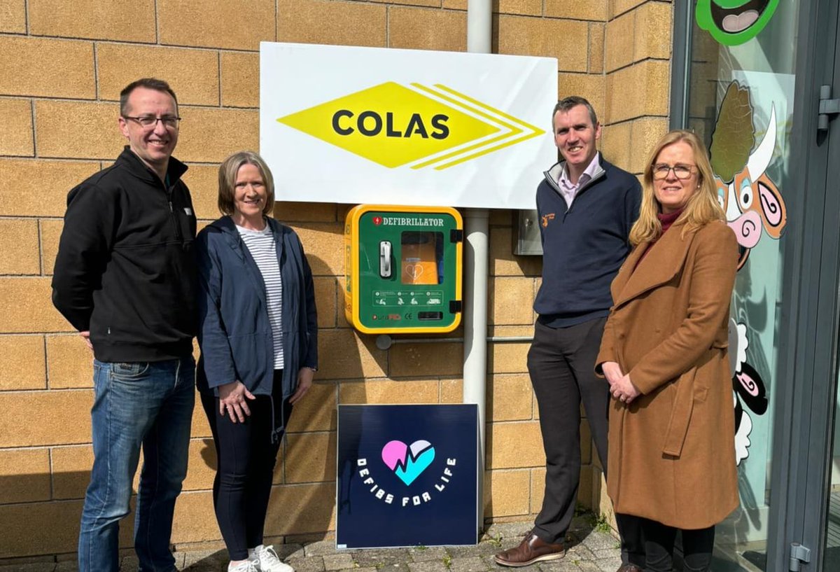 Congrats to @defibsforlifeNenagh on the installation of another defibrillator and Heated AED Cabinet at Stereame Retail Park. Keeping Nenagh Heart Safe
#DefibsSaveLives #eiremed #ecofib #publicaccessdefib #Nenagh #defibsforlifenenagh <a href="/followers/">はうはう</a>