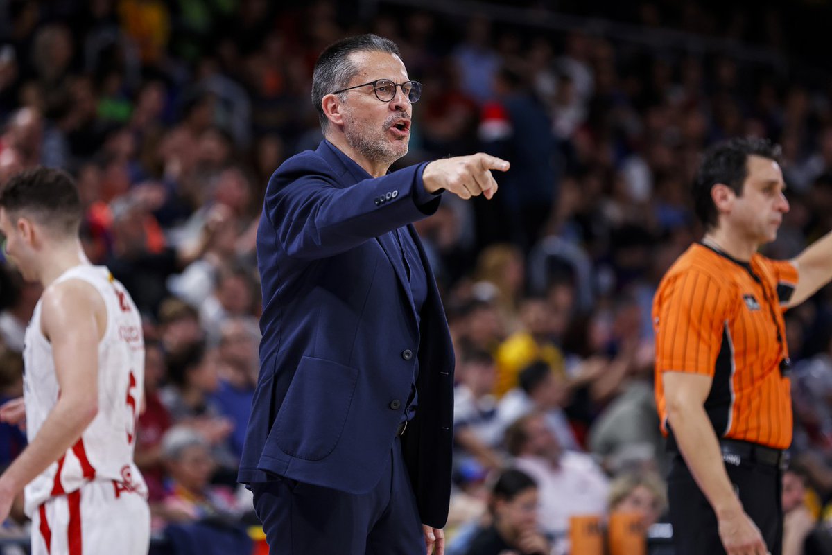 El domingo asistimos a la enésima obra maestra de este señor.

🔝 La victoria del 𝘽𝘼𝙓𝙄 𝙈𝙖𝙣𝙧𝙚𝙨𝙖 de Pedro Martínez ante el Real Madrid en el Wizink.

 🧵🧵🧵🍿🍿🍿