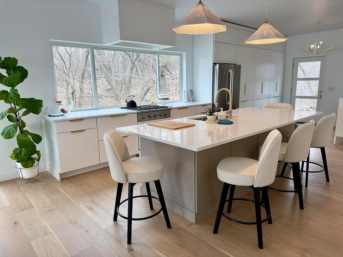 mincetaliving's tweet image. It's time for a lighter look.
📸@Jen
#MINCETAlIVING #CounterStool #Modern #Chic #Viber