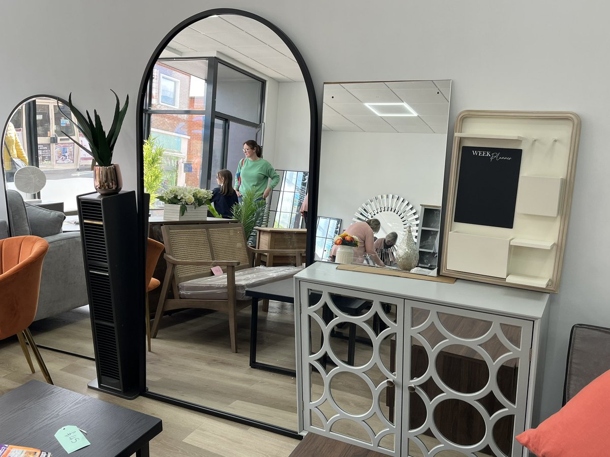 Have you visited the new furniture shop FR Furniture Outlet yet on Windsor Street? A great selection of furniture pieces to refurbish any room #melton #meltonmowbray #furnitureshop #furnitureshopping #newbusiness #independentbusiness #independent