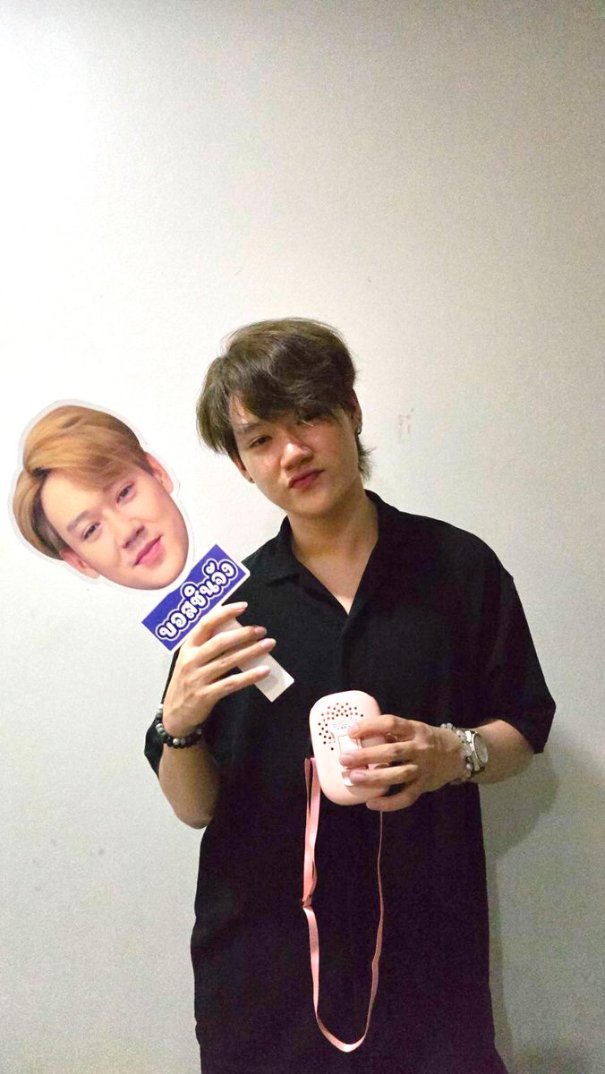 cj_yntofficial's tweet photo. - หน้าร้อนต้องหาแอร์ แต่น่ารักแบบแกอะ ต้องหาที่ไหนหรอ - 🤭💙

#chinjung_ynt 
#ชินจังเดอะสตาร์ 
#chinjung_ynt_official https://t.co/i8uQ94nx5v