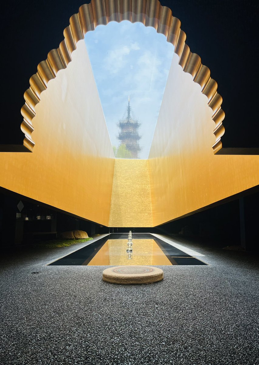 Moduvito's tweet image. 安安静静生活就好

企图多了
会觉得人间不值得
.