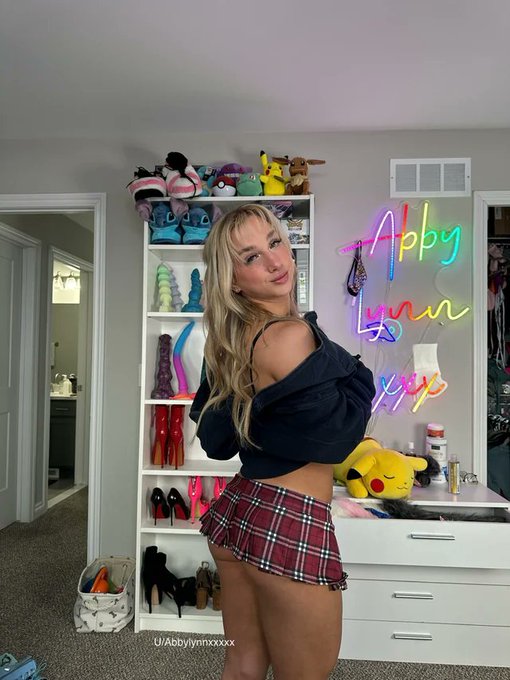 The skirt stays on while you fill me https://t.co/uyk1s9LibD