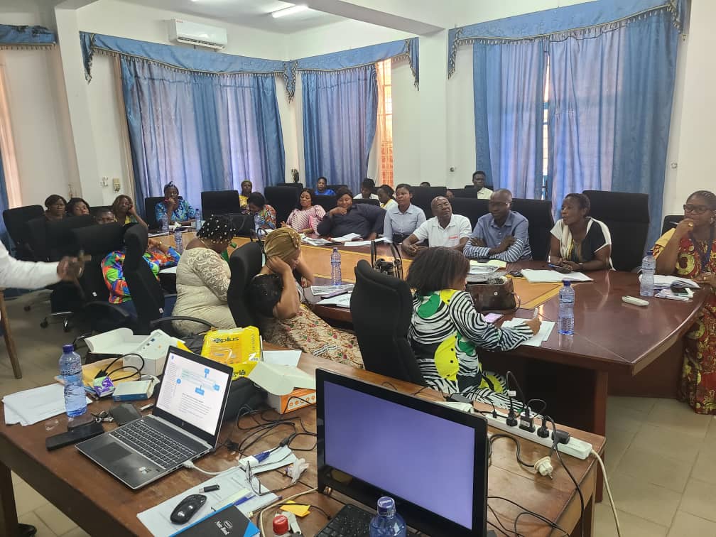 This week, our team is at Kinkanda Provincial Hospital to rollout a pilot of the @OMSRDCONGO trauma registry. This will support @SanteMinistre, @PNUAH_MinSante emergency care through valuable data and learning