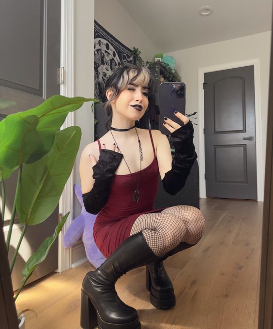 Watch huni 🍯's leaked NSFW photo on TwXstars