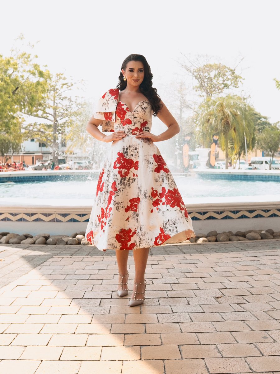 estilotabasco's tweet photo. Inícia los eventos de Pre-Feria con la concentración en el Hotel #QuintaEden de las 16 Embajadoras y nuestra Flor Tabasco 2023. Luisa Pamela Pérez Flor Tabasco 2023 ❤️💙💛💚 @FeriaTabasco_ 

Fotógrafia:  Miguel Cardenas https://t.co/Ze6DlbnjDt