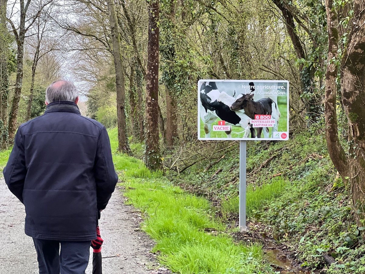 [#AGRICULTURE] 🌾 Inauguration de l'exposition “La Mayenne et ses #Agriculteurs.” 👉 Une collaboration entre la @chambagripdl, la @fdsea53 et le Département mettant en lumière l’importance de l’agriculture et de l'alimentation à travers des panneaux thématiques.