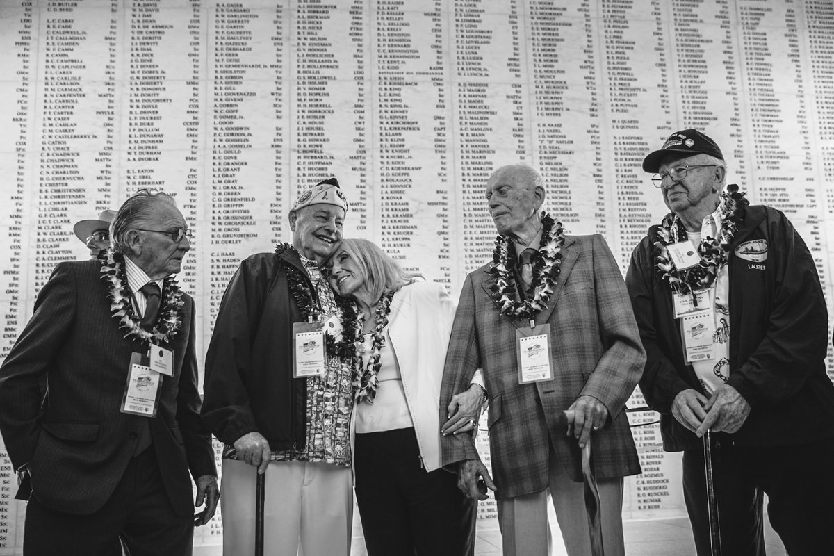 With the news of the passing of the late Lou Conter, I've been thinking back on this moment from 2014, the last time the survivors (seen gathered with former AZ Gov Jan Brewer) of the #USSArizona would gather together for the celebration. (📷 for @gettyimages)