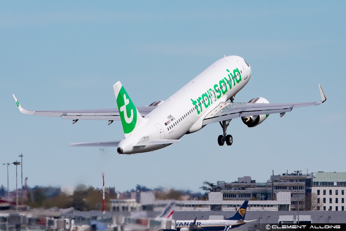 Hello to the 3rd @Airbus #A320neo for @transaviaFR #FHXSB during her first flight this afternoon at #Toulouse #Airport ! #Avgeeks #avgeek @A318111 @_stavmat