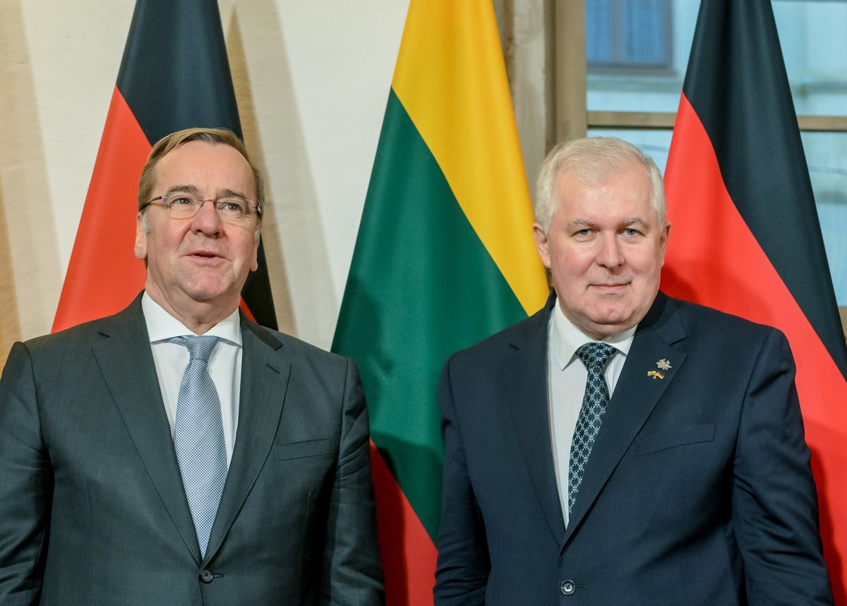 🇩🇪🇱🇹 Grateful for a productive and trustful cooperation with 🇩🇪DefMin @BorisPistorius this past year that resulted in the historical commitment to permanently station a German brigade in Lithuania. Thank you for your dedication to ensure security and defence of the region.