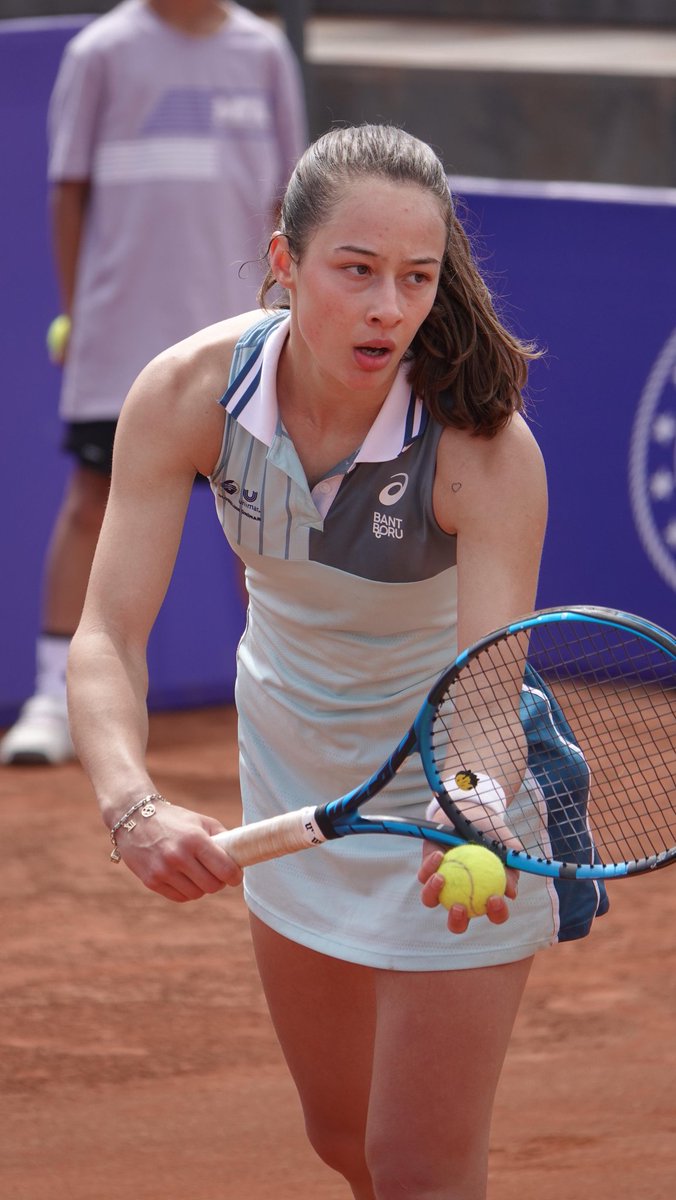 🇹🇷 Zeynep Sönmez İspanya'da düzenlenen WTA 125 turnuvası La Bisbal D'emporda'da ev sahibi ülkeden Guiomar Reales'i 1-6, 7-6, 6-4 yenerek elemelerden geldiği turnuvada ikinci tura yükseldi 💪🏼