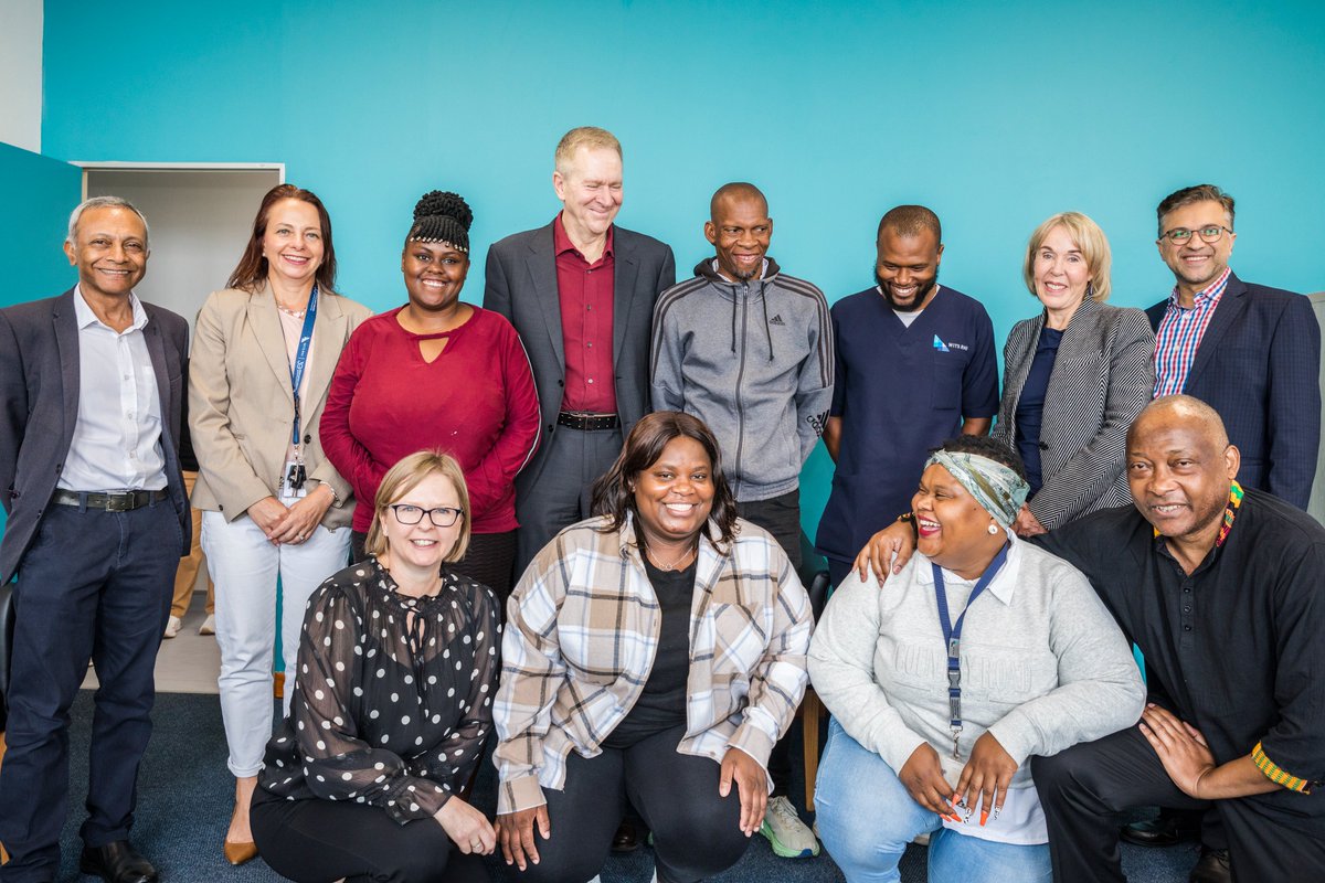 What will it take to #EndTB? Continued investment in global health R&D innovation & a continued focus on local community engagement. Read about the local experts, leaders, and advocates I met in Johannesburg who are changing the trajectory of TB 🧵 ⬇️1/6