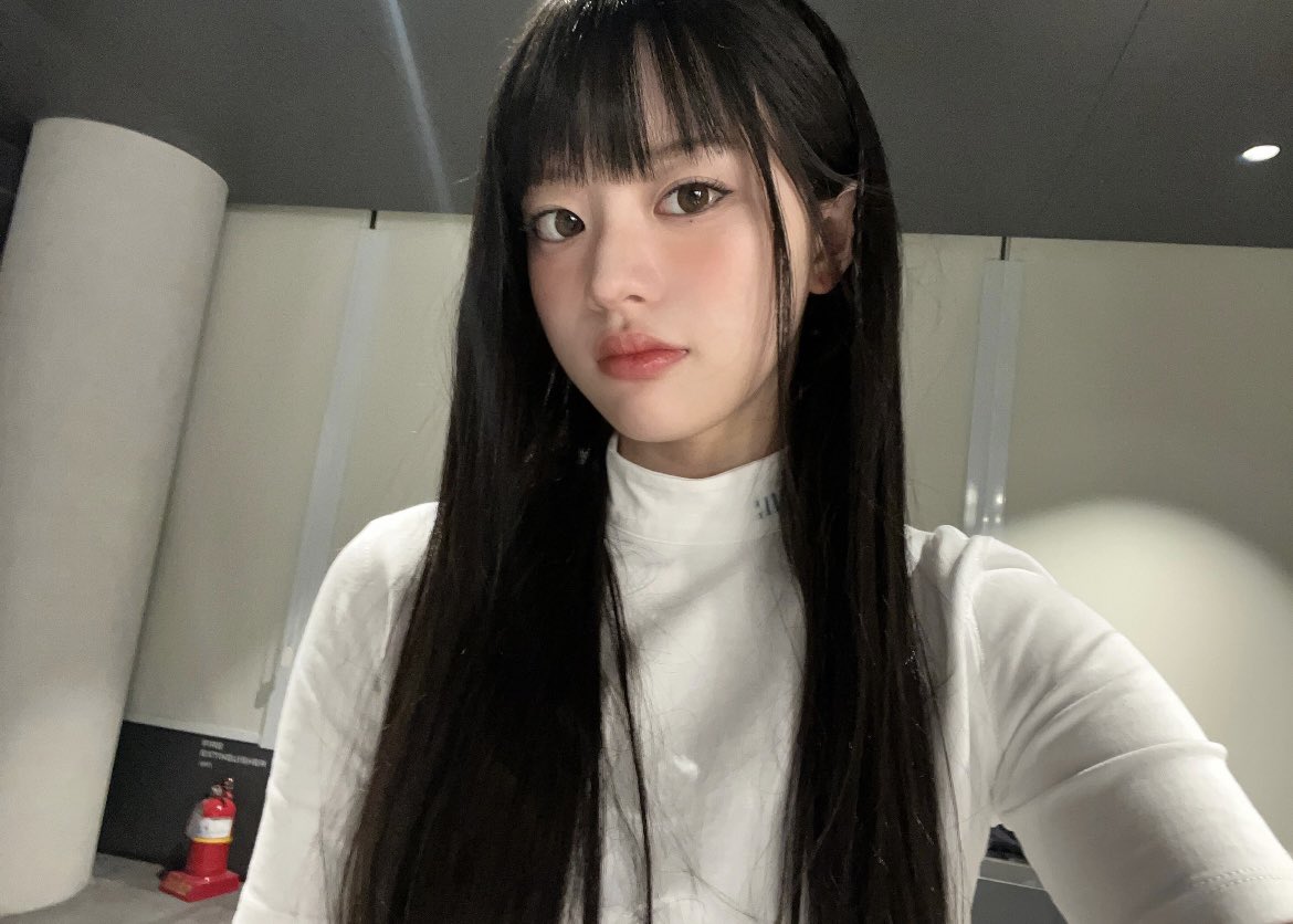 여러분....!!!! 오늘 1위 진짜 생각도 못 하고 있었는데 너무너무 감사합니다!!! 🥲 😍  앞으로 더 열심히 해서 더욱더 성장하는 모습 보여드리겠습니다!! 오늘 정말 행복했어요 🥰  또 여러분들 보고, 응원받아서 너무 행복했습니다 🤍  제일루 사랑해요 💓 좋은 꿈 꾸고 오늘도 수고 많았어요 🌙 ❤️‍🔥