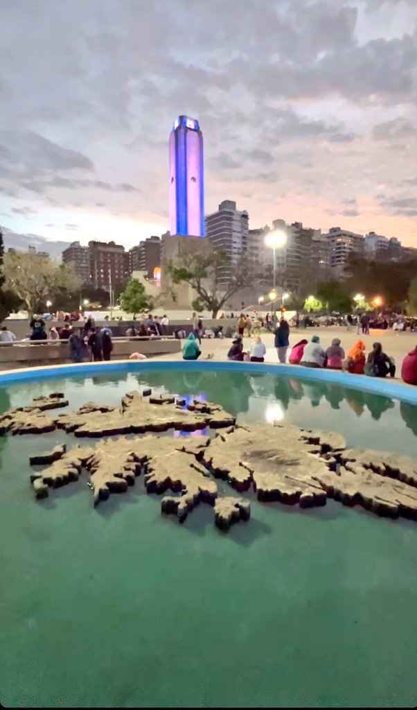 Por los que nunca volvieron,
Por los que volvieron a enseñarnos que la batalla más dura es la del reconocimiento. 
#MalvinasArgentinas