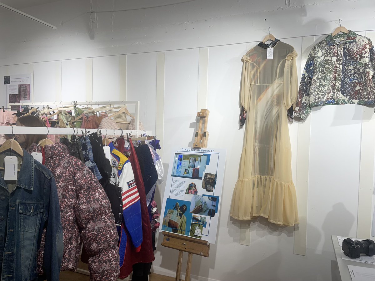 Today, our fashion students have launched a pop-up event in the Victoria Centre.🎉 Students have created an immersive experience which includes a VR experience to showcase their work and provide a range of family activities. @itsinnottingham 👉ow.ly/mHx250R6Ck3