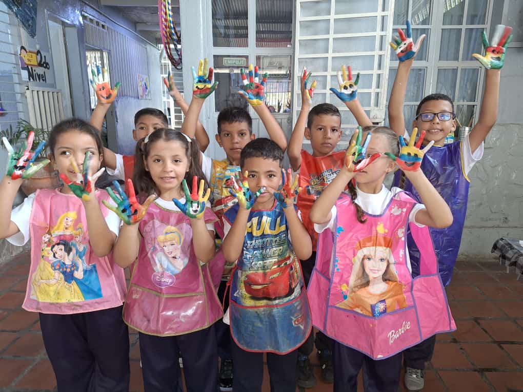 #02Abril Los niños y niñas del UEC San Pedro Fourier realizan actividad de Concienciación Sobre el Autismo.
Ser diferente es algo común.
#JuntosPorLaPaz 
<a href="/NicolasMaduro/">Nicolás Maduro</a> <a href="/_LaAvanzadora/">Yelitze Santaella</a> @MPPEDUCACION <a href="/EleamerAbdala/">Eleamer Elkatrib</a> <a href="/cdcelara/">Centro de Desarrollo de la Calidad Educativa Lara</a>