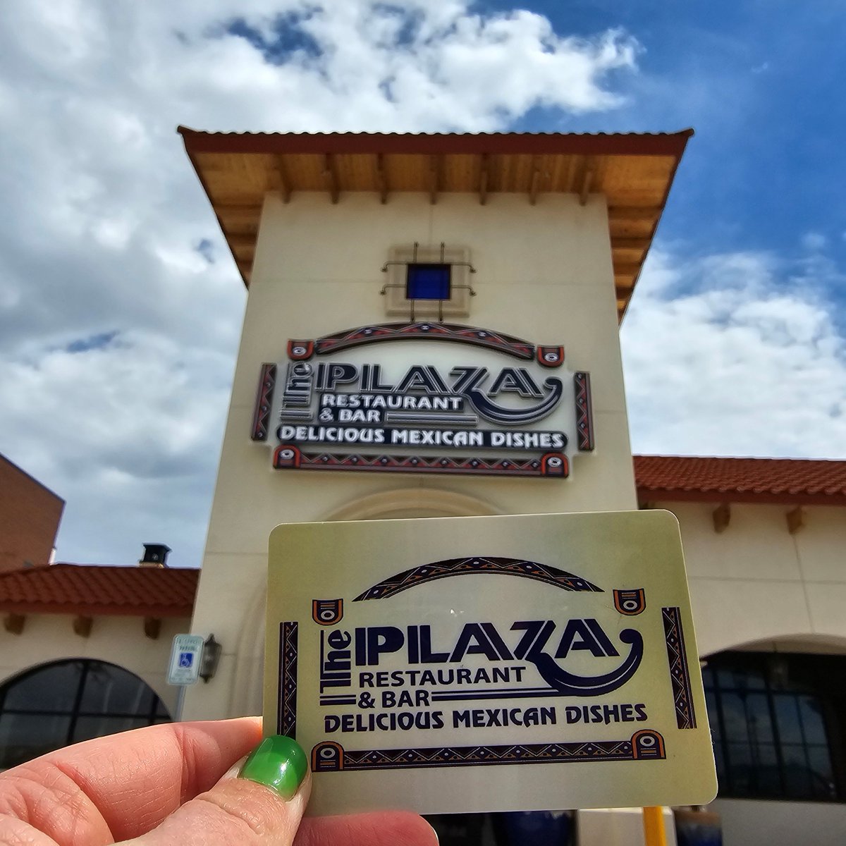 lbkintheloop's tweet image. The Plaza is one of our favorite spots in #Lubbock for chips &amp;amp; queso and a refreshing margarita! Today, we’re giving away a $50 gift card. To enter, just RT this post! Ready, set, fiesta! 🎉🌮💃

lubbockintheloop.com/the-plaza/