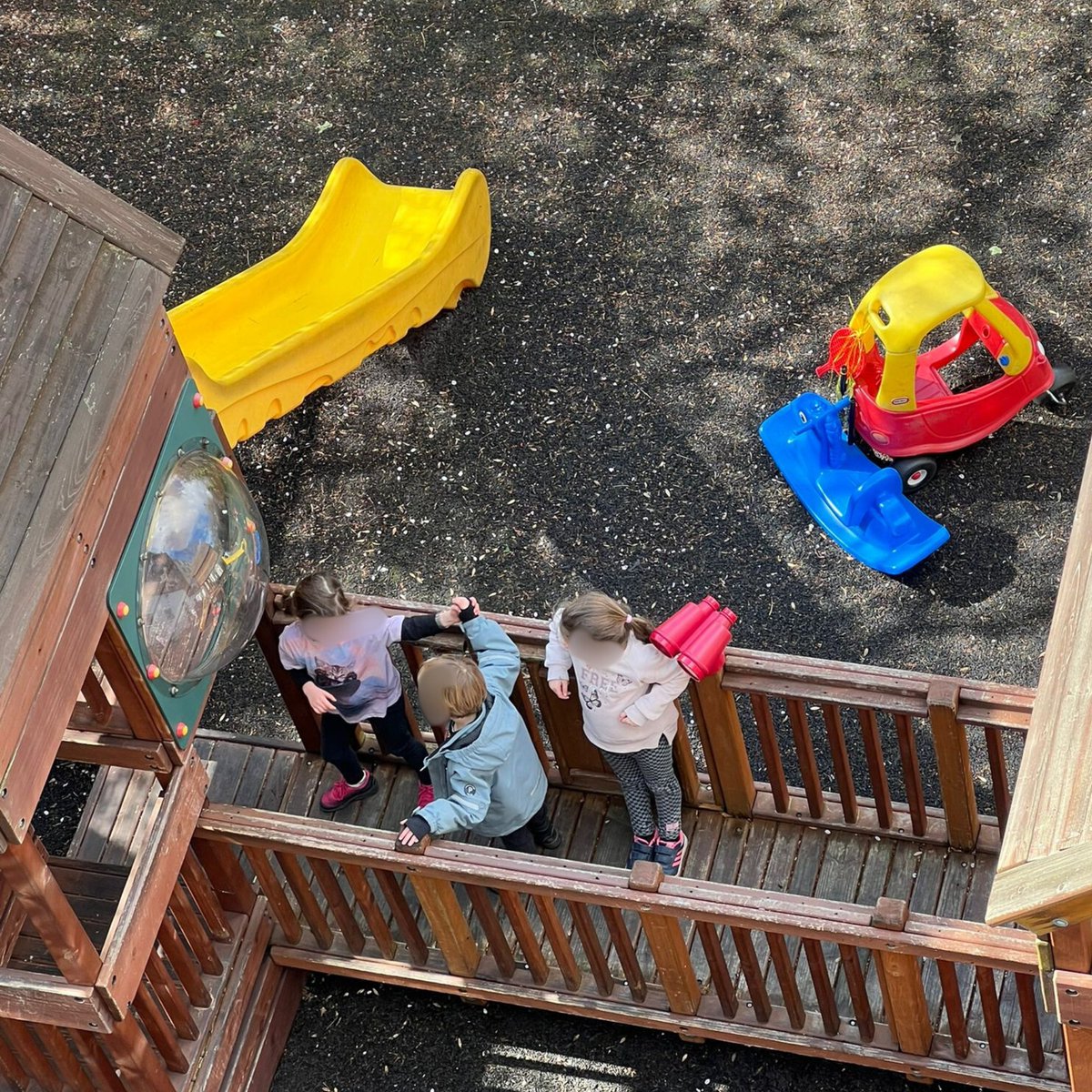 Our Easter half-term play scheme is in full swing!

Our children are having a great time exploring our adventure playground and playing games in the sunshine!

hashtag#ChildrensCharity hashtag#EasterFun hashtag#Camden