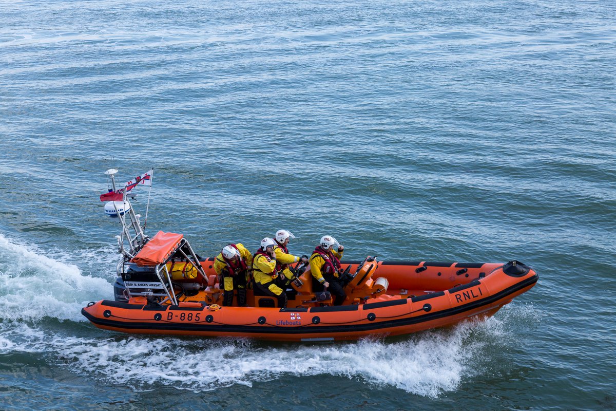 SAVE THE DATE 📅 For the @SouthendRNLI Open Day. Coming soon to the Offshore Lifeboat Station at @southend_pier. 🌊Mon 6 May | 12pm-4pm 👀Watch lifeboat demonstrations at set times (subject to operations) ⭐Pier admission charges apply 👉 tinyurl.com/5t3cttp3