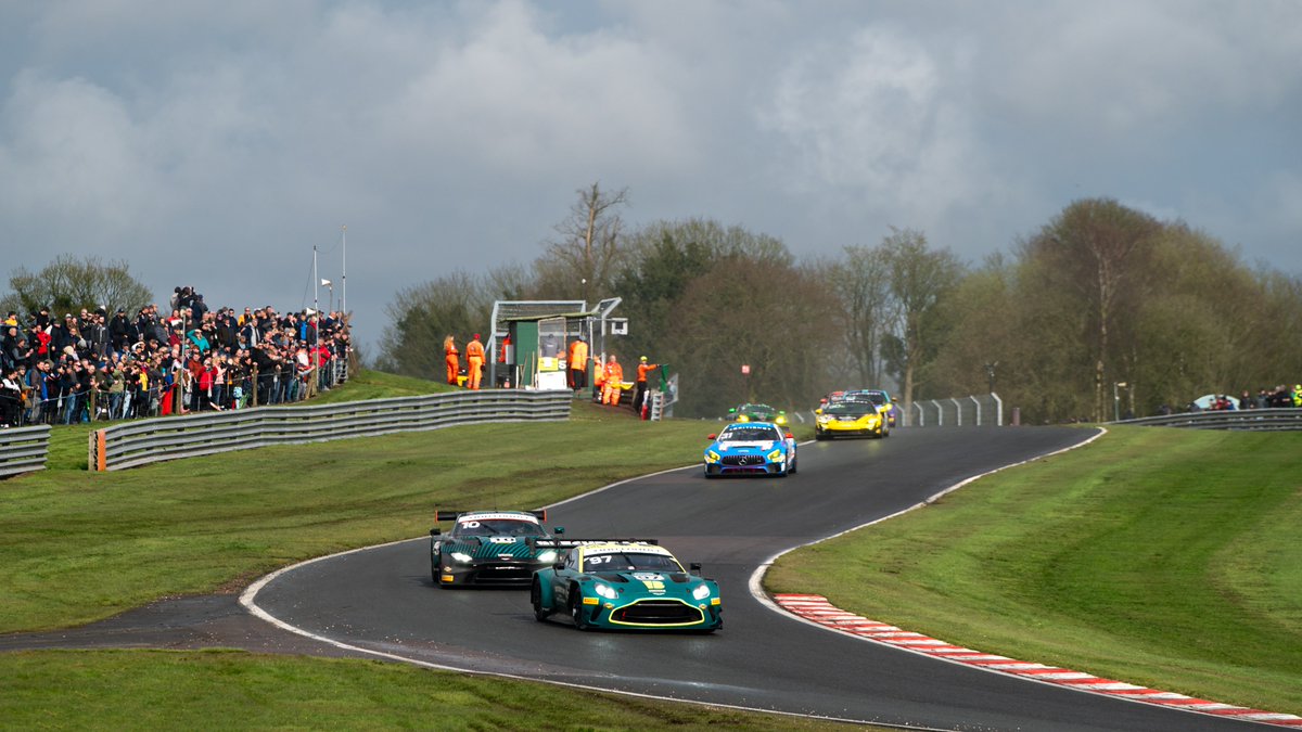 ▶️ Fastest lap for Howard ✅ ▶️ Hawkins’ GT debut ✅ ▶️ Silver-Am top-six ✅ Beechdean AMR kicked off the new #BritishGT season with two rain-affected races at Oulton Park. Report 👉tinyurl.com/yfrak872
