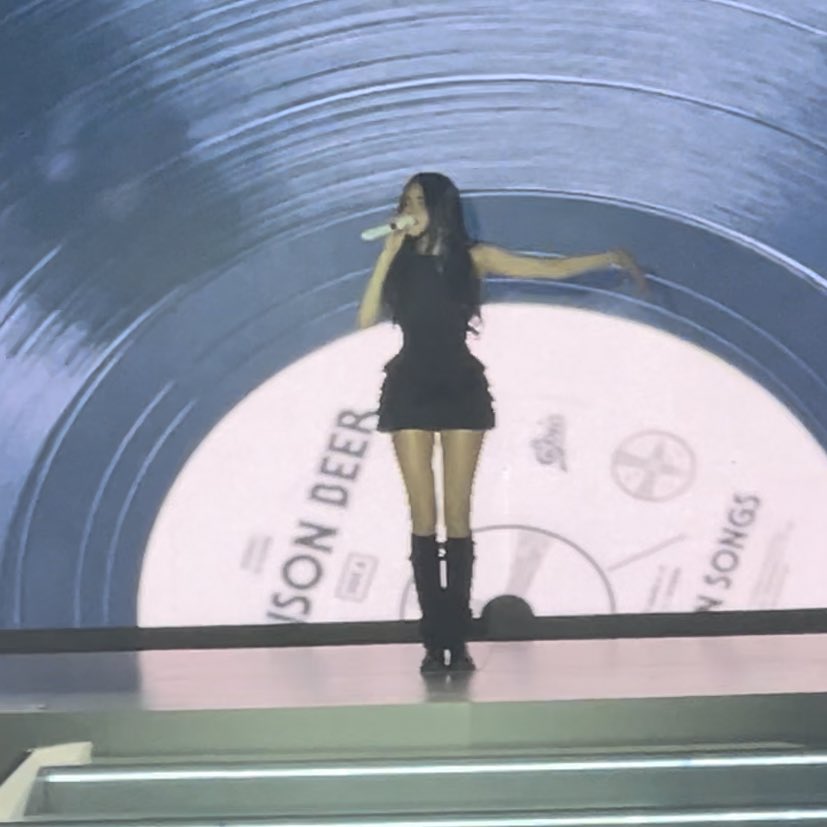 see you for the final time tonight <a href="/madisonbeer/">madison beer</a> <a href="/madisonbeerhq/">Madison Beer HQ</a> 🥹🥹