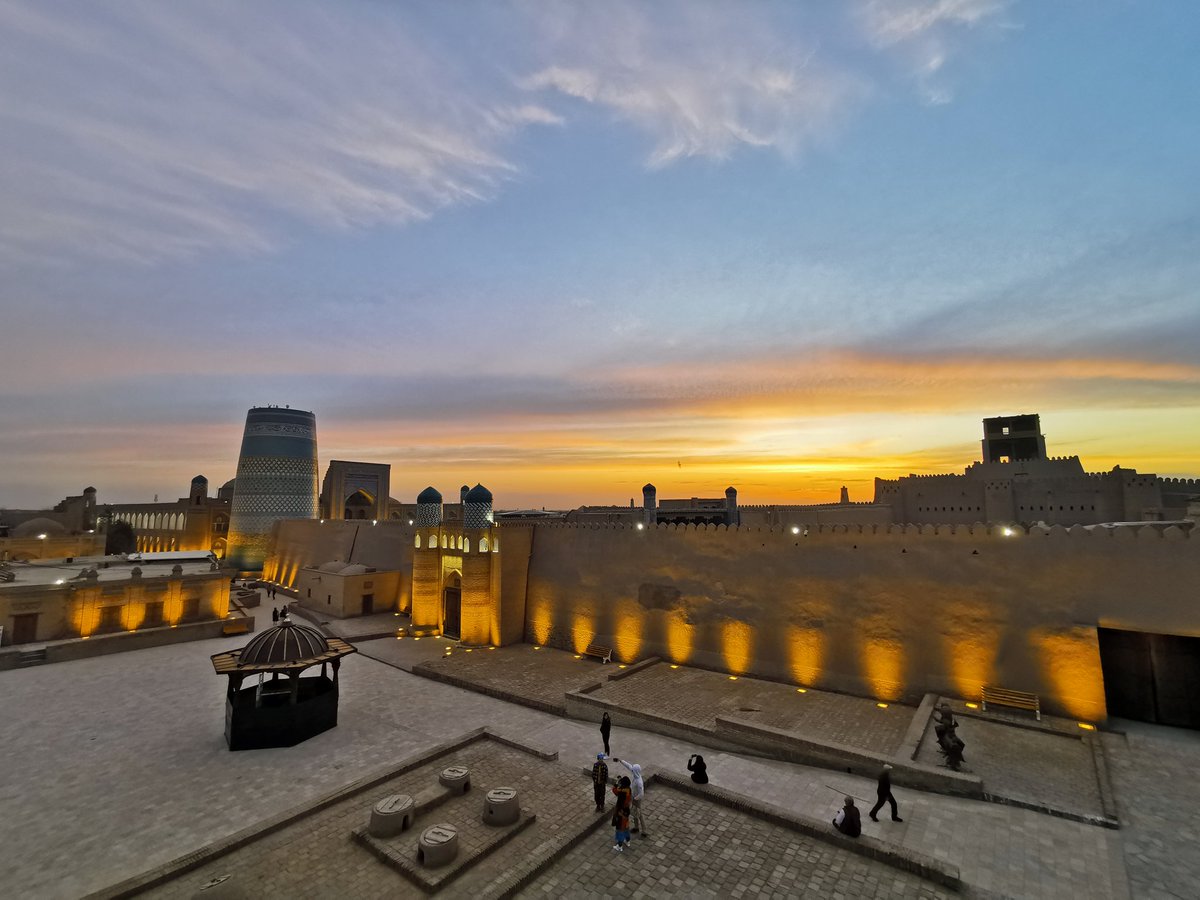 Tramonto in Asia Centrale 🇺🇿