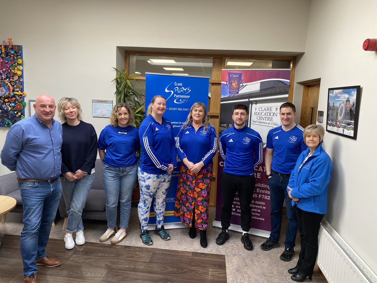 We came together with staff from @ClareEdCentre and @volunteerclare wearing the colour blue, in support of #WorldAutismAwarenessDay to help spread awareness and understanding about autism, fostering an inclusive society where everyone feels accepted! 🤝😁💙 #LightItUpBlue